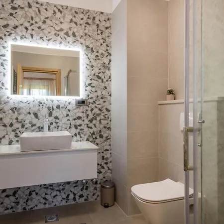 Silente, Modern And Luxurious Hugged By Nature Nyaraló *