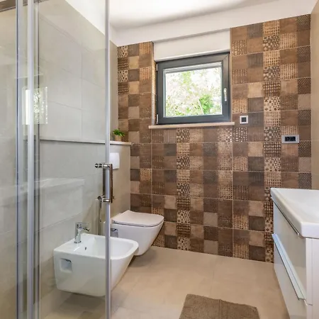 בית נופש Silente, Modern And Luxurious Hugged By Nature *