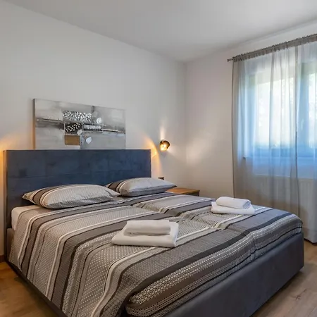 בית נופש Silente, Modern And Luxurious Hugged By Nature Stalije