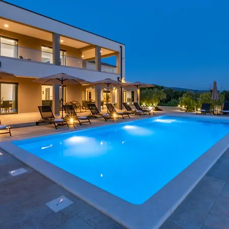 בית נופש Silente, Modern And Luxurious Hugged By Nature *