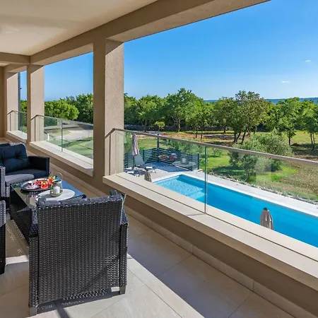 Silente, Modern And Luxurious Hugged By Nature *