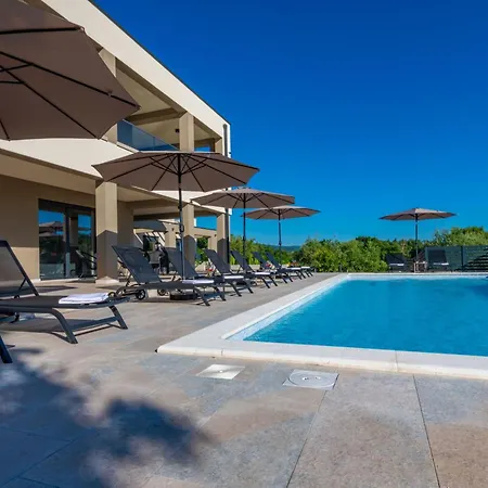 Silente, Modern And Luxurious Hugged By Nature Holiday home *