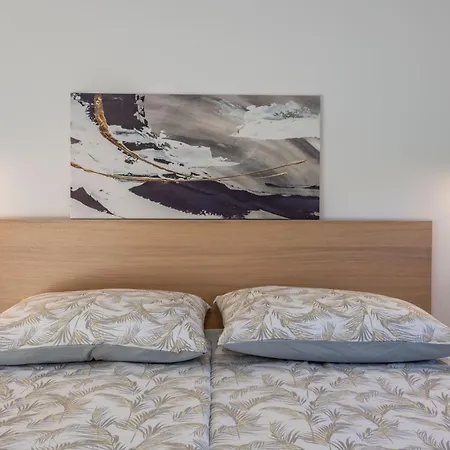 Silente, Modern And Luxurious Hugged By Nature