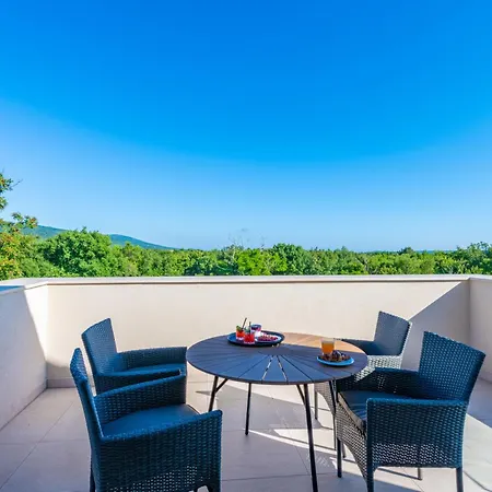 Silente, Modern And Luxurious Hugged By Nature