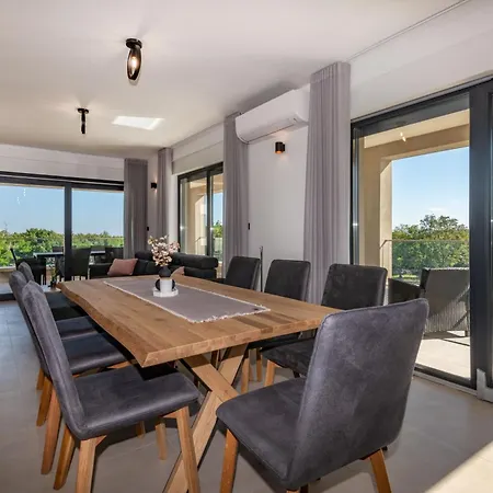 Silente, Modern And Luxurious Hugged By Nature *