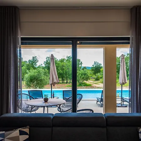 Silente, Modern And Luxurious Hugged By Nature * Stalije